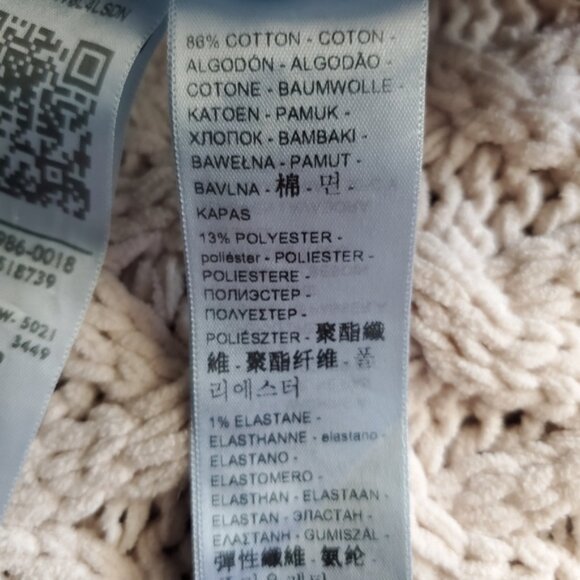 LEVI STRAUSS High Waisted Mom Jean in "Winter Cloud" Dark Wash- Urban Outfitters - Picture 16 of 16